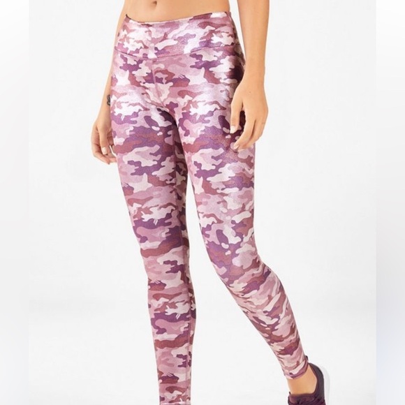 Fabletics Powerhold Pink Camo Leggings Medium - Picture 1 of 3